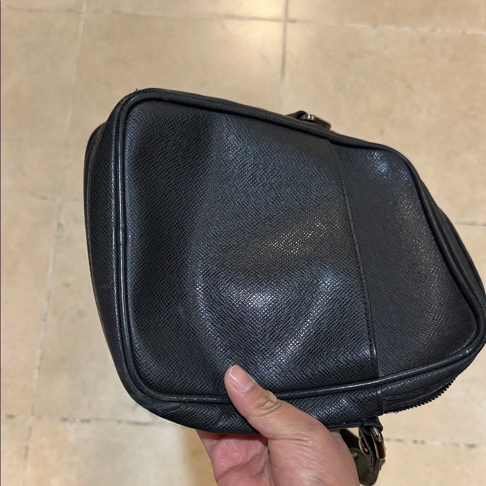 Louis Vuitton Black Men's Messenger Bag